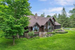 Lake Breeze Luxury Executive Retreat - 0