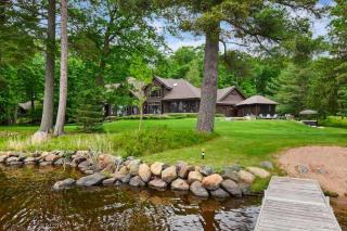 Lake Breeze Luxury Executive Retreat - 2