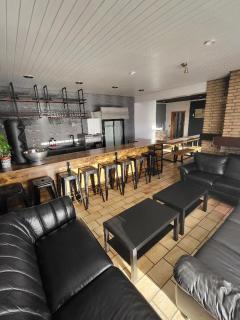 Hani's Partyhaus - 0