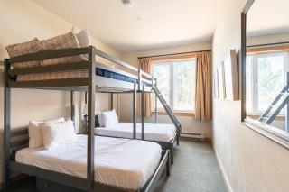 Lift Side Luxe Walk to Eagle Express! - 7