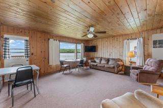 TB 2 Thunder Bay Resort Cabin 2 - 9