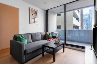 Central 2BR Apt by Melbourne Central City Views - 2