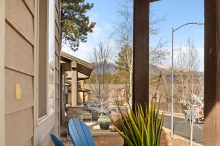 NEW 5 bedroom Family Oasis with Game Room, Near Downtown - 6