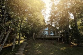 Chain Lake Retreat Holiday Home - 9