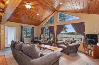 Chain Lake Retreat Holiday Home - 5