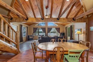 Chain Lake Retreat Holiday Home - 3