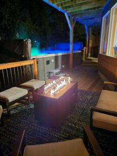 Large Chalet Hideaway - Hottub-SwimSpa - Sauna - 3