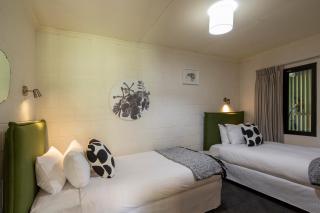 Coronet Peak View, 3BR Home with Hot Tub & Garden - 7