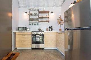 Desert Sky - Modern Oasis on 5 Acres in Marfa - 2