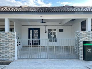 Amara Homestay Gurun - 1