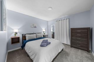 New Spacious Renovated Townhouse - 5