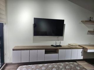 Loft North Point Studios 2 - 6