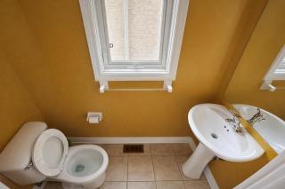 Private & Cozy Brampton Suite near Mount Pleasant GO! Shared Home with 3 Baths, Full Kitchen, WiFi, Laundry & Backyard Deck! Ideal for Work Trips, Long Stays & Solo Travelers! - 7