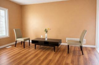 Private & Cozy Brampton Suite near Mount Pleasant GO! Shared Home with 3 Baths, Full Kitchen, WiFi, Laundry & Backyard Deck! Ideal for Work Trips, Long Stays & Solo Travelers! - 6