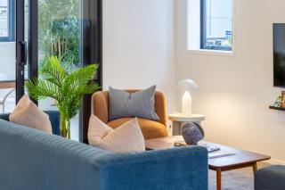 Luxury Townhouse with a Balcony Sleeps 8 - 8