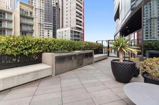 Shadow Play BPM Southbank- Stylish 2Bed with Yarra River View - 9