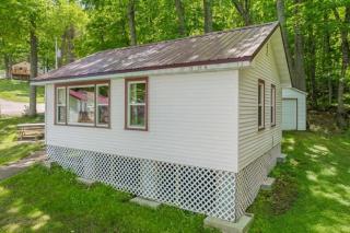 TB8 Thunder Bay Resort Cabin 8 - 2