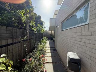 Cowes Central Beach Villa II - 6