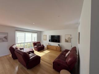 Cowes Central Beach Villa II - 4