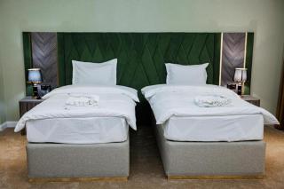 Astoria Plaza Hotel - 9