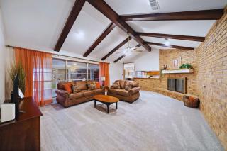 Relax and Play 3BR Retreat w Sunroom - 4