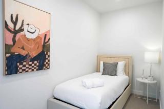 Boutique 1B2B HighRise Condo in CBD - 8