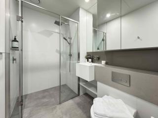 Boutique 1B2B HighRise Condo in CBD - 2