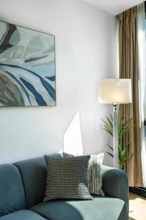 Boutique 1B2B HighRise Condo in CBD - 5