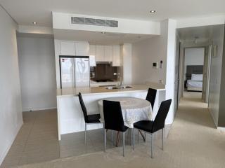 Modem Two Bedroom Apartment In Brisbane Inner CBD - 8
