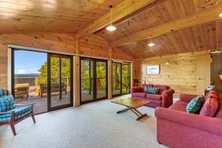 Kereru View - Lake Taupo Holiday Home - 8