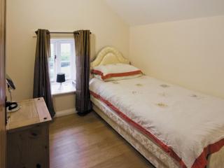 The Coach House - Hw7593 - 2