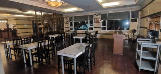 Townhouse Oak Vera Hotel Near Clark International Airport - 4