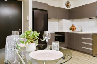 Modern CBD Stay with Secure Entry - Stadium Central 2 - 1