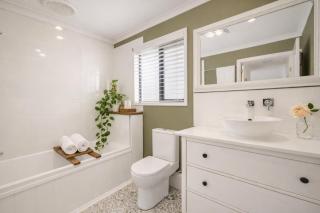 Modern Cottage with Short Walk to the River - Mannum - 1