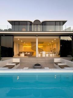 PORTRAIT Bangsaen - Beachfront Serviced Pool Villa - 9