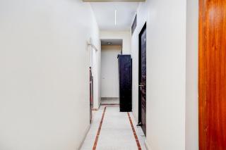 FabHotel Sarala Residency - 3