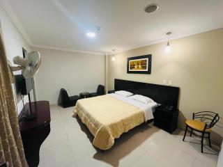 Royal Garden Hotel - 8