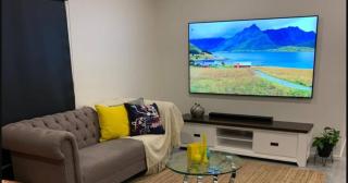 Fresh Modern 3BR Home Ensuite Open Views - 0