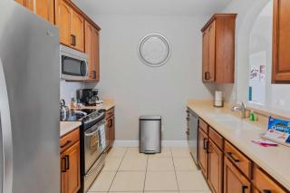 4102 Stylish 3-Bedroom Apartment at Vista Cay 304 - 2