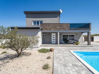 Modern villa with private pool - 9