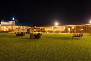 Hotel Padharo Sa Resort, Vrindavan-Lavis & Luxury Rooms With Parking Near Prem Mandir - 4