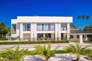 Oceanfront 10BR Lux Villa with Pool and Full Ocean View - 3