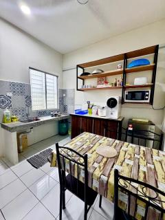 B-09 Suhana HomeStay Sipitang - 8