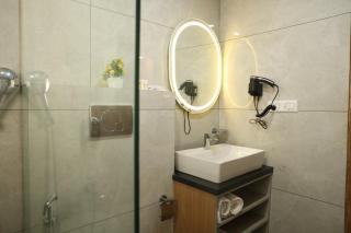 Royal Raven Hotel & Banquet' Greater Noida Nearby India Expo Centre & Mart - 5