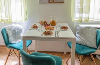 Stay in a home not a hotel, also LONG TERM stay, AC, 301Mbps wifi - 3