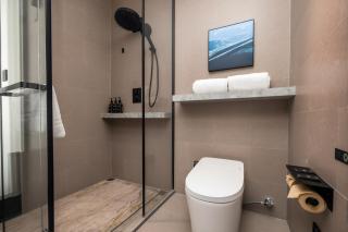 Atour Hotel Shenzhen Baoan Liutang Subway Station - 1