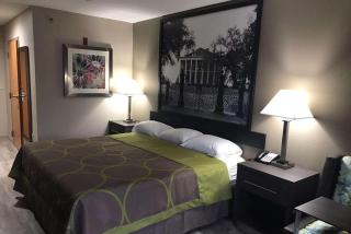 Super 8 by Wyndham Pascagoula - 1