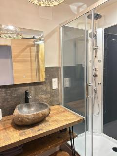 spacieux et calme rez-de-chaussée - 1