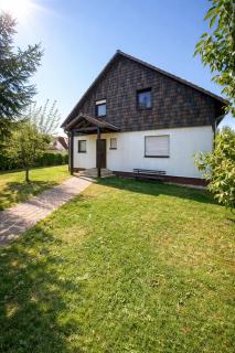 Green country house apartment - 1