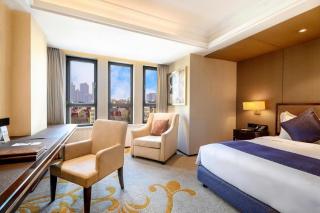 Sky World Hotel Qingdao - 7